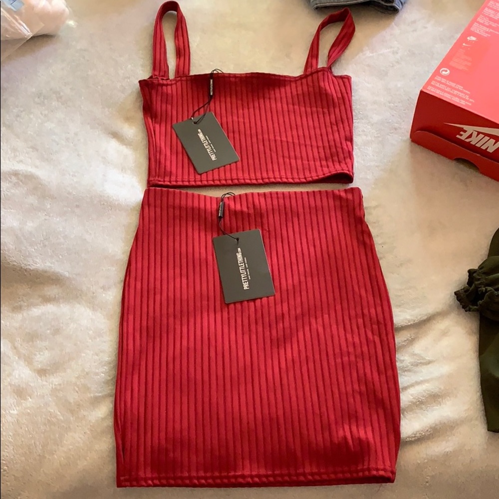 Red PRETTYLITTLETHING two piece skirt set
